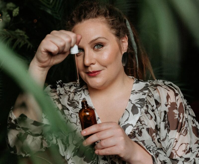 Révész Krisztina gyógymasszőr, csontkovács, testtartásjavítás, stressz, fájdalom, Access Consciousness, doTERRA aromaterápia, wellness tanácsadás